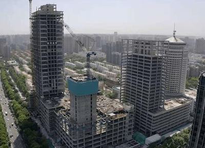 河南有處爛尾多年的樓盤,兩位開發(fā)商"圈錢"跑路,如今復(fù)工無期