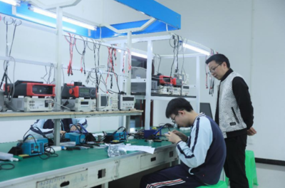 技能點亮生活 我校舉辦學(xué)生計算機軟硬件職業(yè)技能展示活動